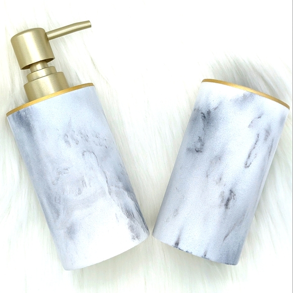 Sunday Citizen Other - 🔴 SUNDAY CITIZEN Resin Bath Set - Marbled - Soap Dispenser & Toothbrush Holder